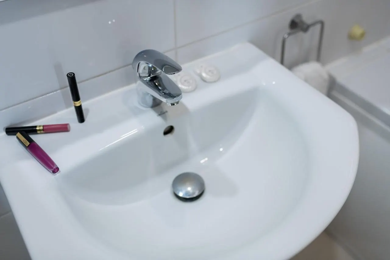 Two Bedroom Apartment For 6 People Warszawa