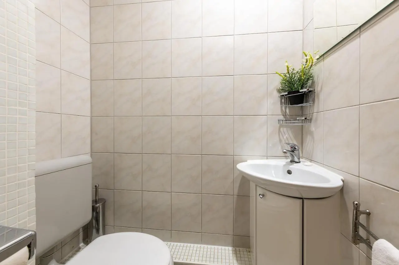 Two Bedroom Apartment For 6 People Warszawa